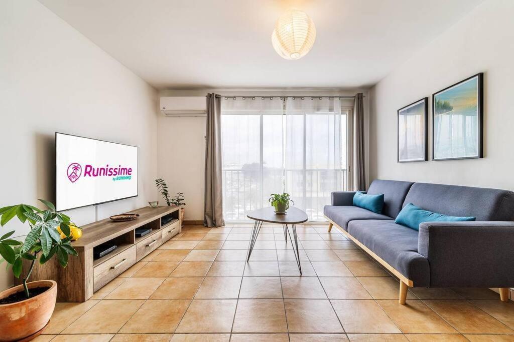 Jade - Appt 2 Chb - 4 Personnes - A 200 M Du Lagon De Saint-Pierre - Residence Avec Belle Piscine Et Parking Prive - Sur Le Front De Mer Et A 2 Pas Du Centre-Ville De St-Pierre Екстериор снимка