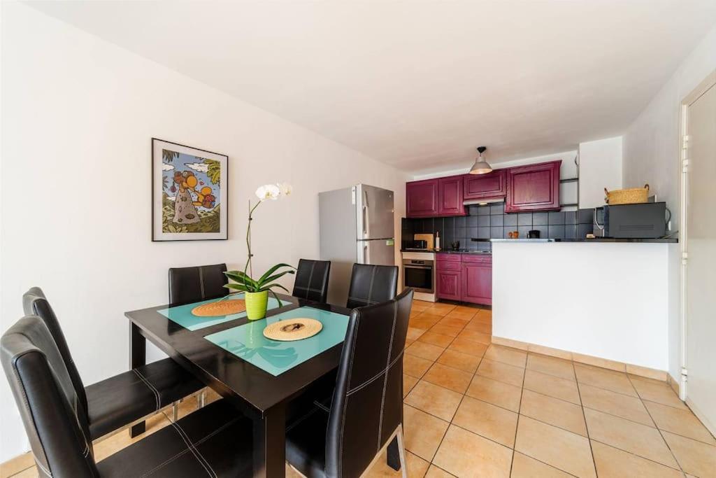 Jade - Appt 2 Chb - 4 Personnes - A 200 M Du Lagon De Saint-Pierre - Residence Avec Belle Piscine Et Parking Prive - Sur Le Front De Mer Et A 2 Pas Du Centre-Ville De St-Pierre Екстериор снимка