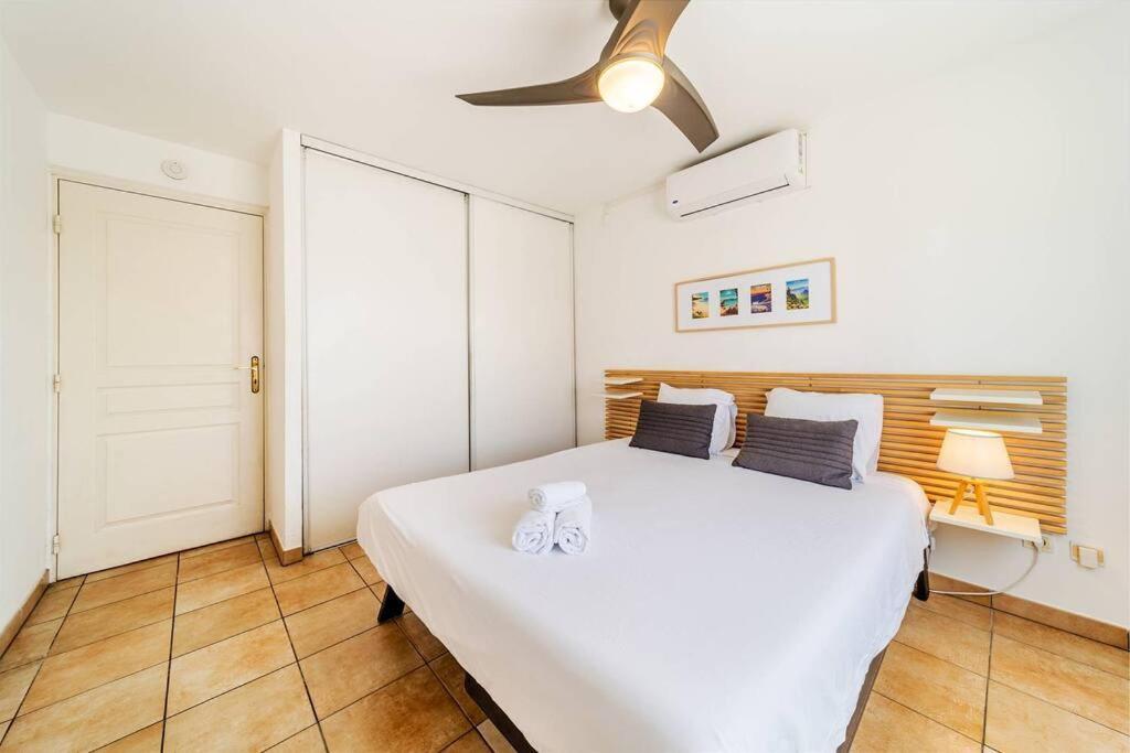 Jade - Appt 2 Chb - 4 Personnes - A 200 M Du Lagon De Saint-Pierre - Residence Avec Belle Piscine Et Parking Prive - Sur Le Front De Mer Et A 2 Pas Du Centre-Ville De St-Pierre Екстериор снимка